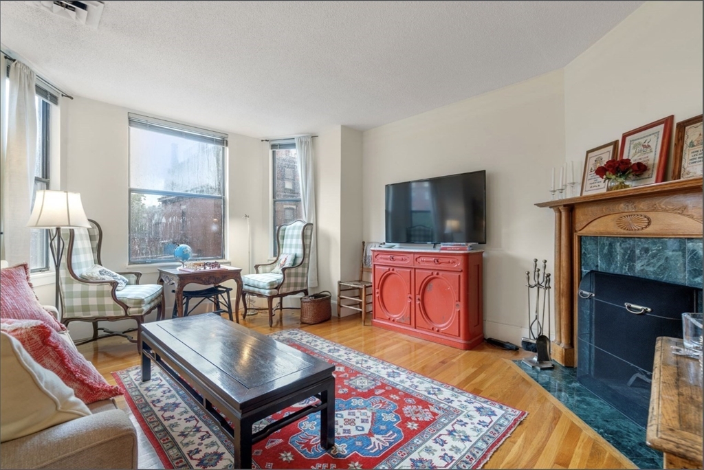 199 Marlborough St. # 303