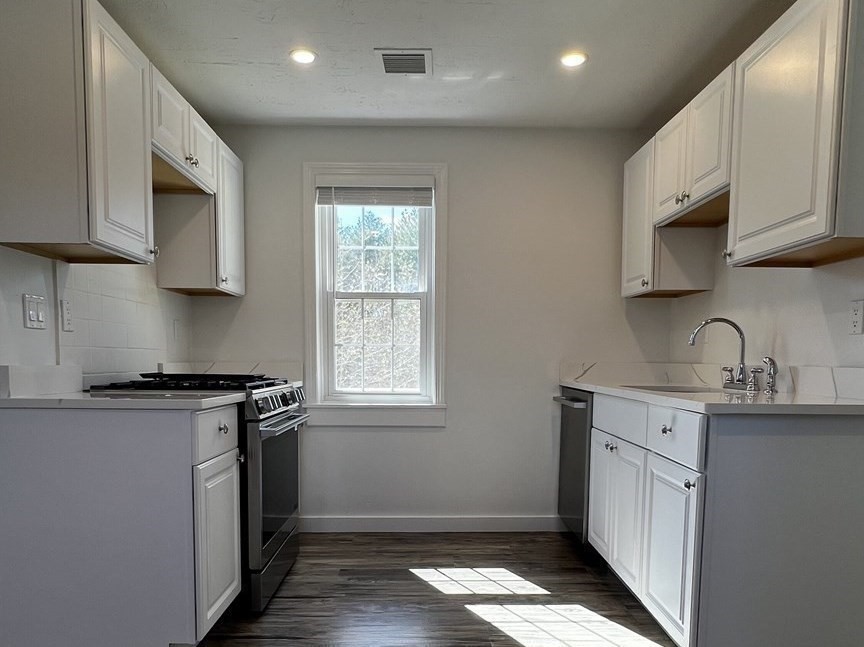 292 Great Rd # 2