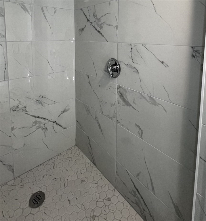292 Great Rd # 2