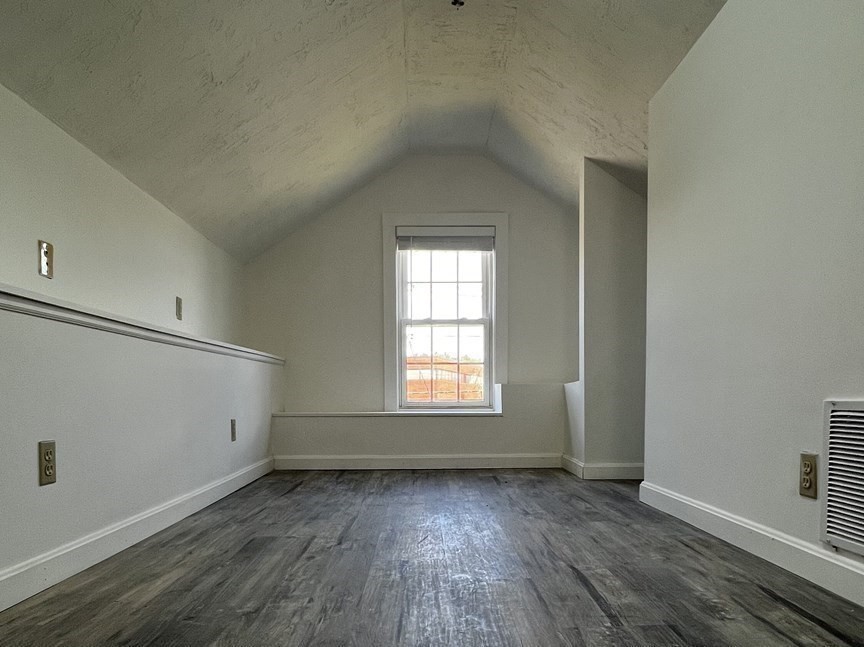 292 Great Rd # 2