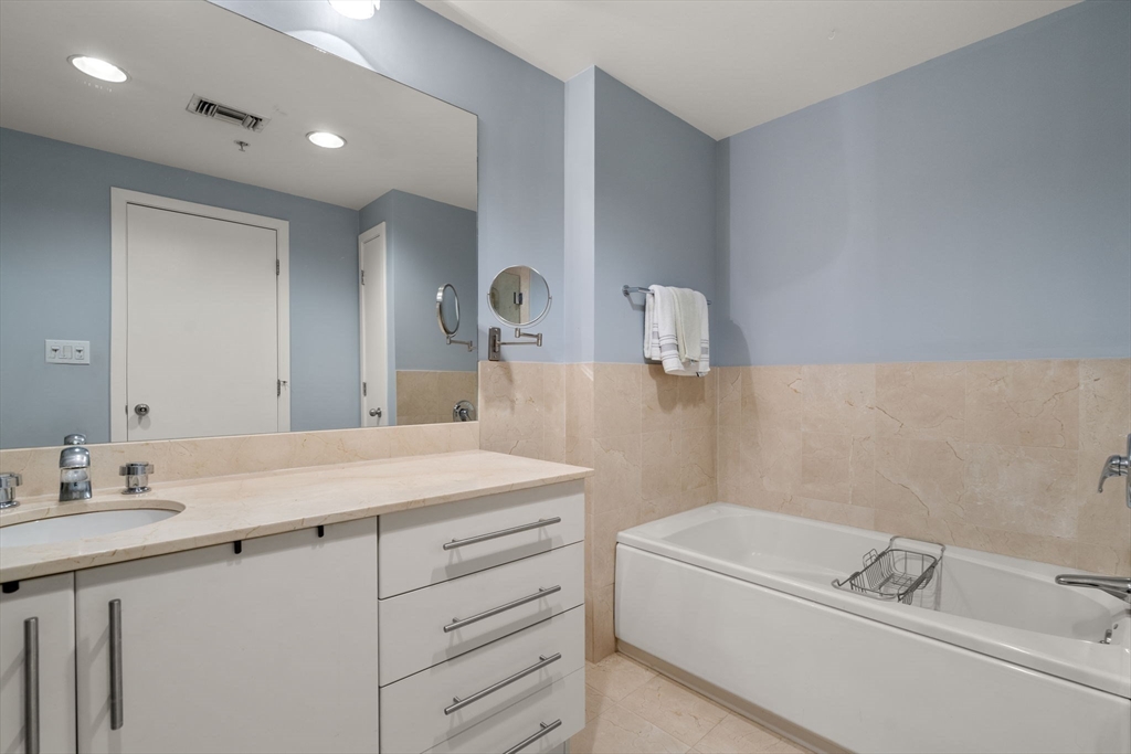 210 South St. # 3 Unit: 4-3