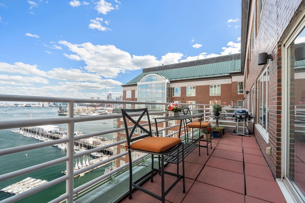 197 Eighth Street Unit: PH19
