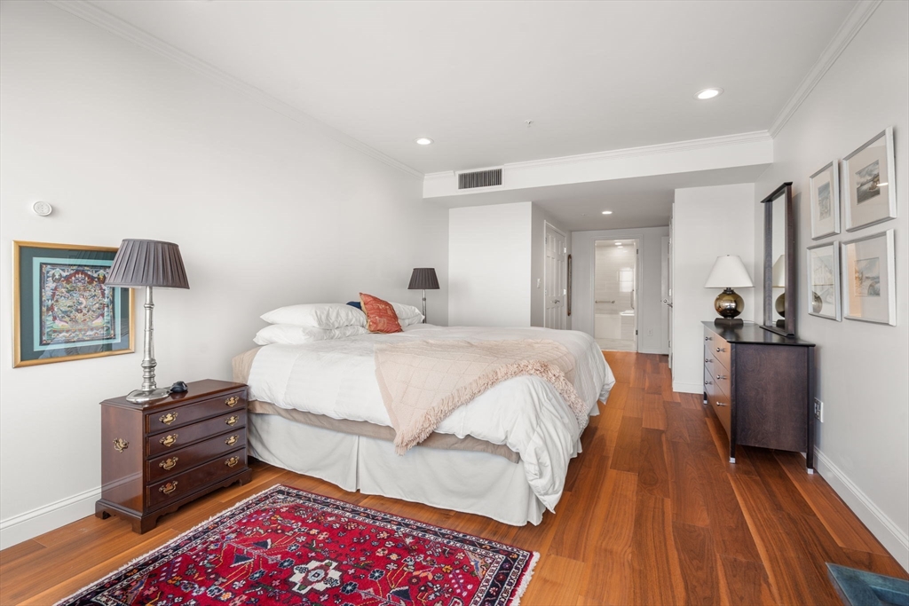 197 Eighth Street Unit: PH19