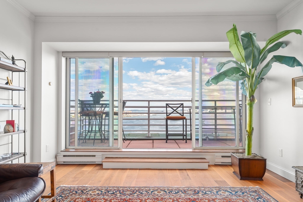 197 Eighth Street Unit: PH19