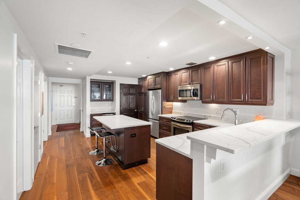 197 Eighth Street Unit: PH19
