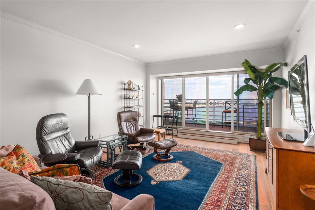 197 Eighth Street Unit: PH19