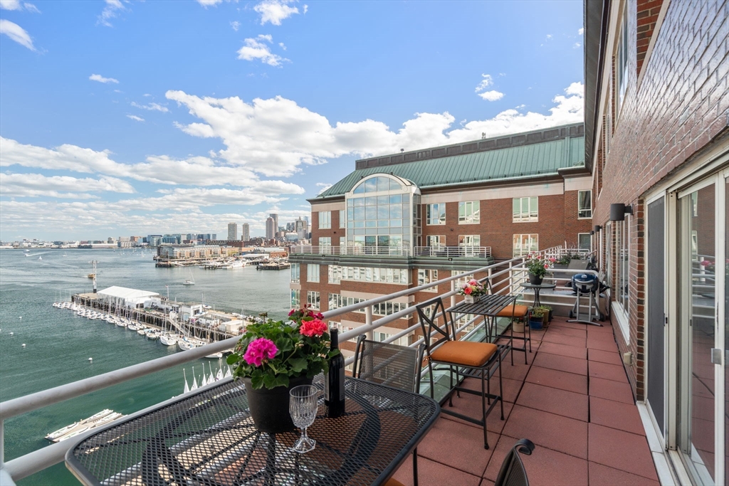 197 Eighth Street Unit: PH19