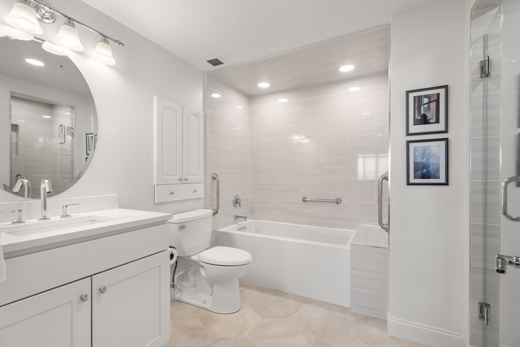 197 Eighth Street Unit: PH19
