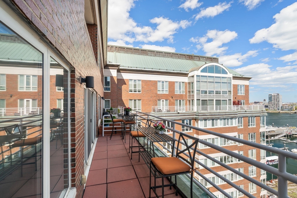 197 Eighth Street Unit: PH19
