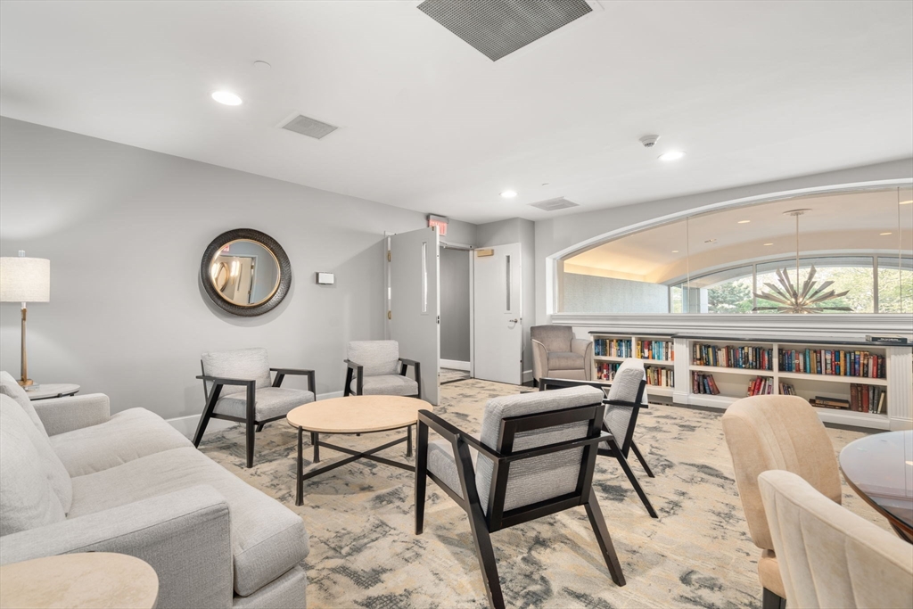 197 Eighth Street Unit: PH19