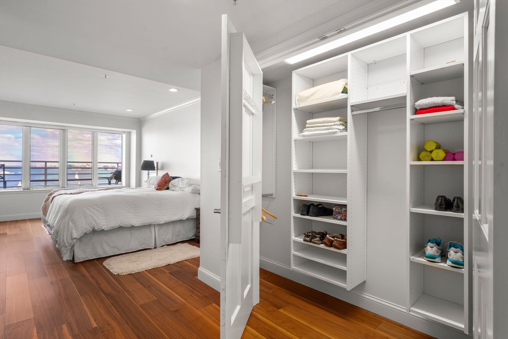 197 Eighth Street Unit: PH19