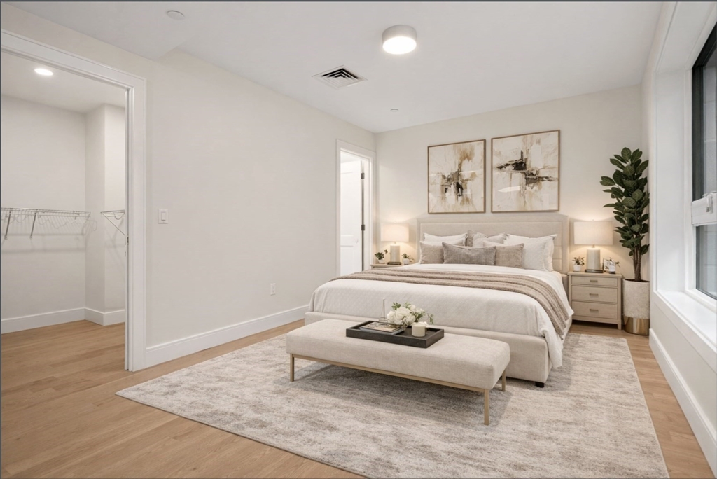 301 Border St. # 402 Unit: #402