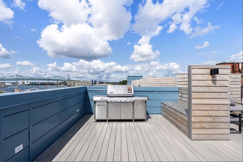 301 Border St. # 402 Unit: #402