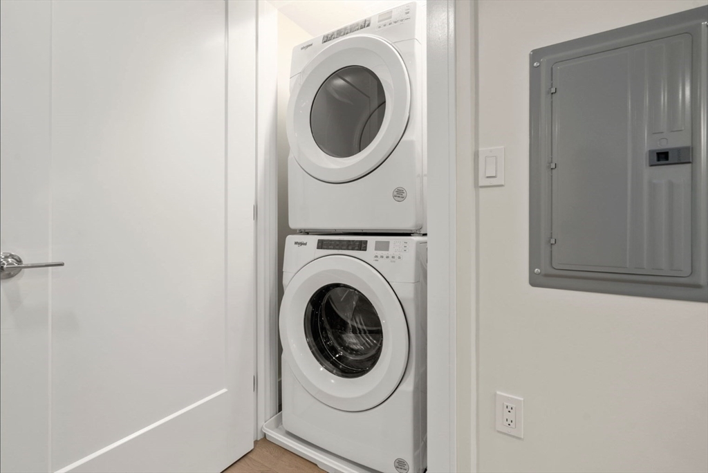 301 Border St. # 402 Unit: #402