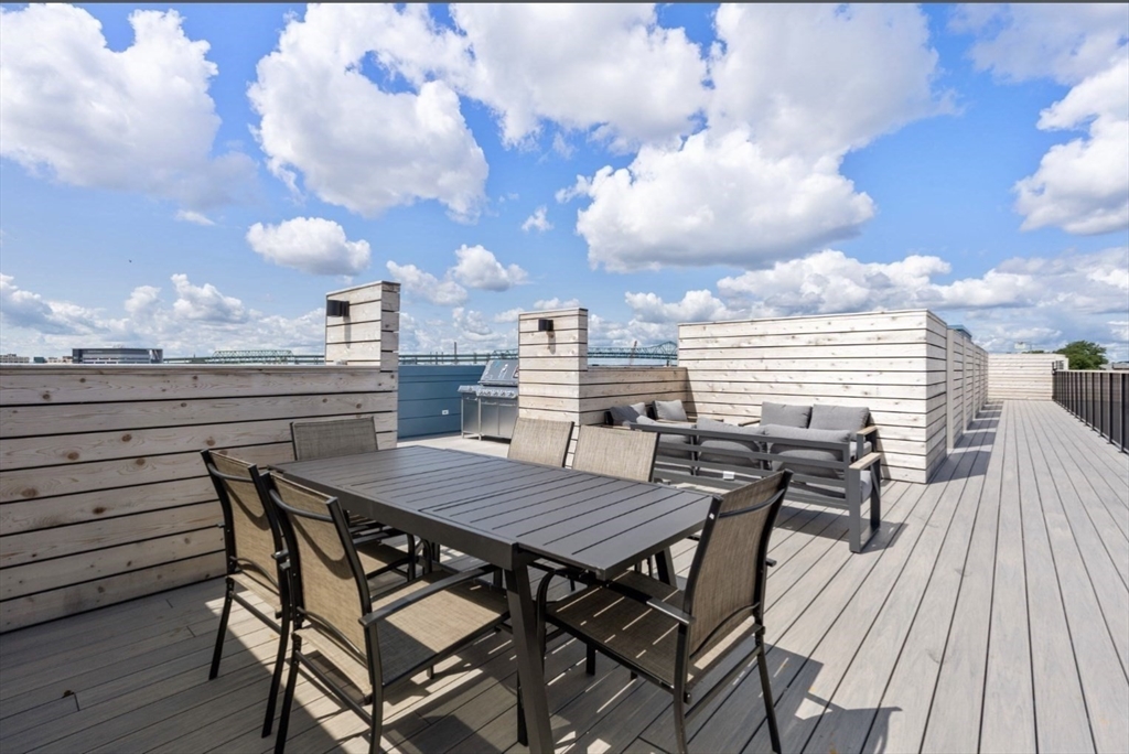 301 Border St. # 402 Unit: #402