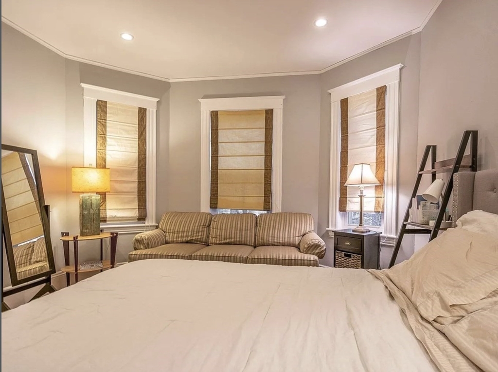 236 Concord Ave. # 2 Unit: -2