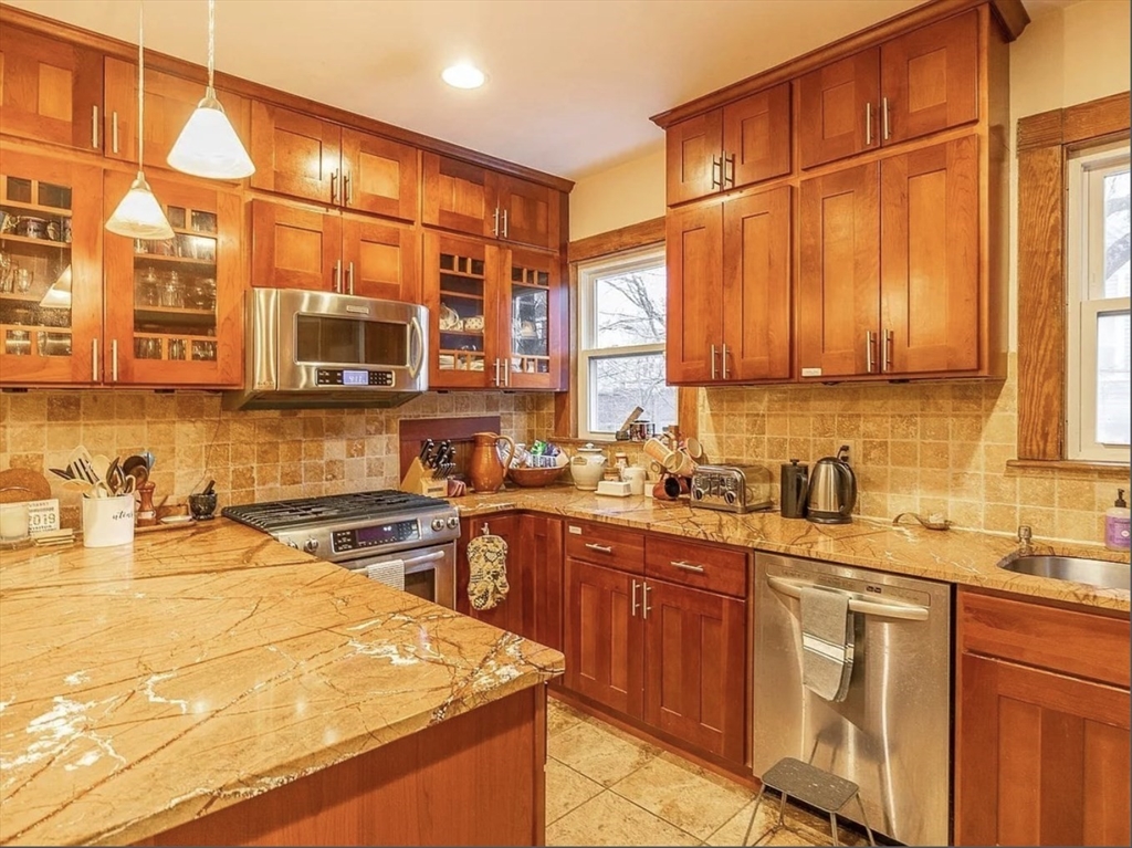 236 Concord Ave. # 2 Unit: -2