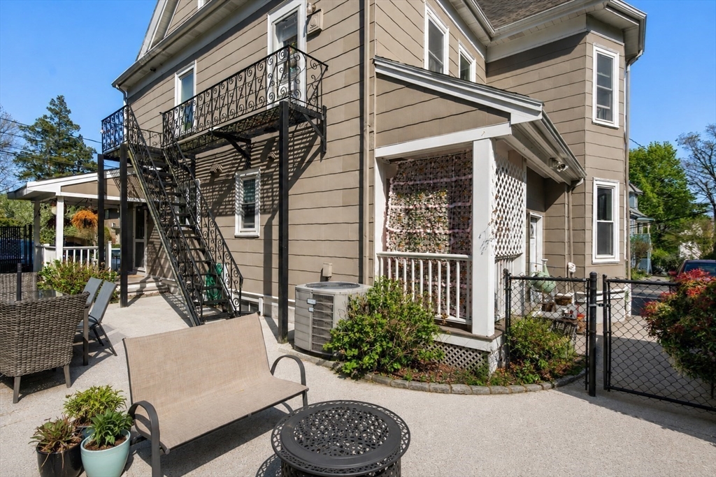 28 Oliver St
