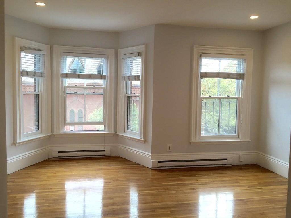 181 Warren Ave # 3