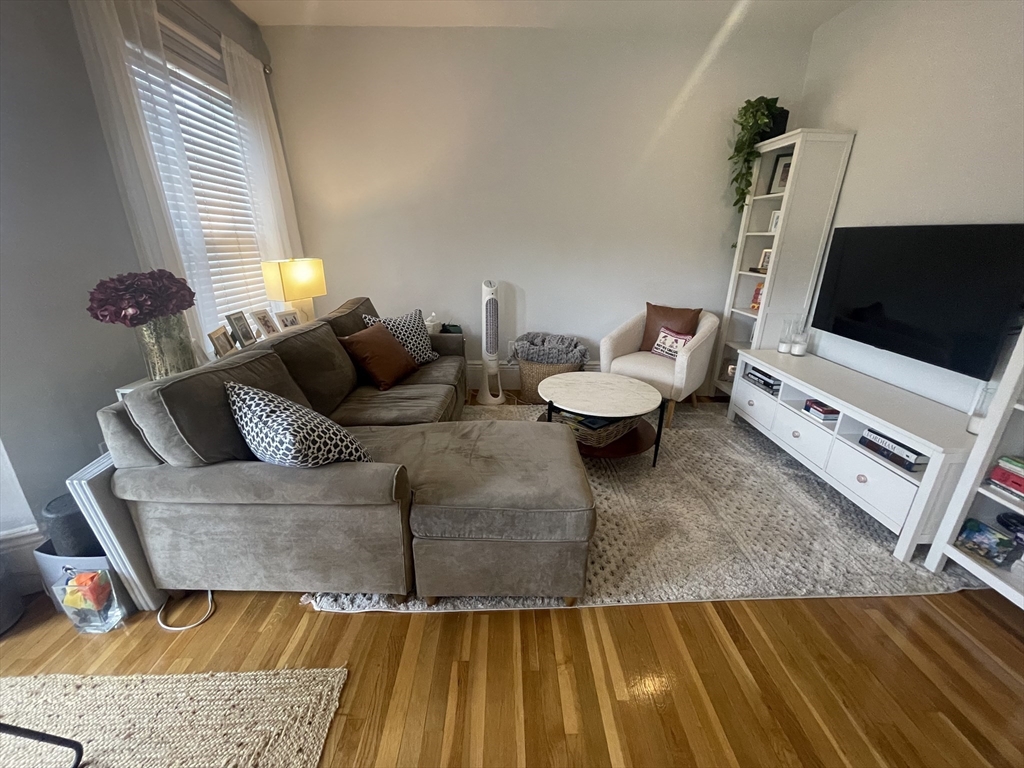 181 Warren Ave # 3