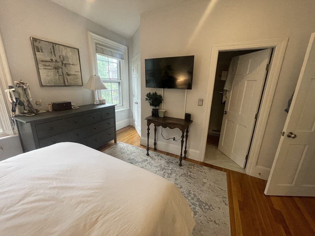 181 Warren Ave # 3