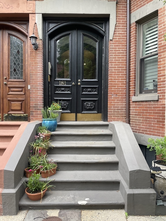 181 Warren Ave # 3