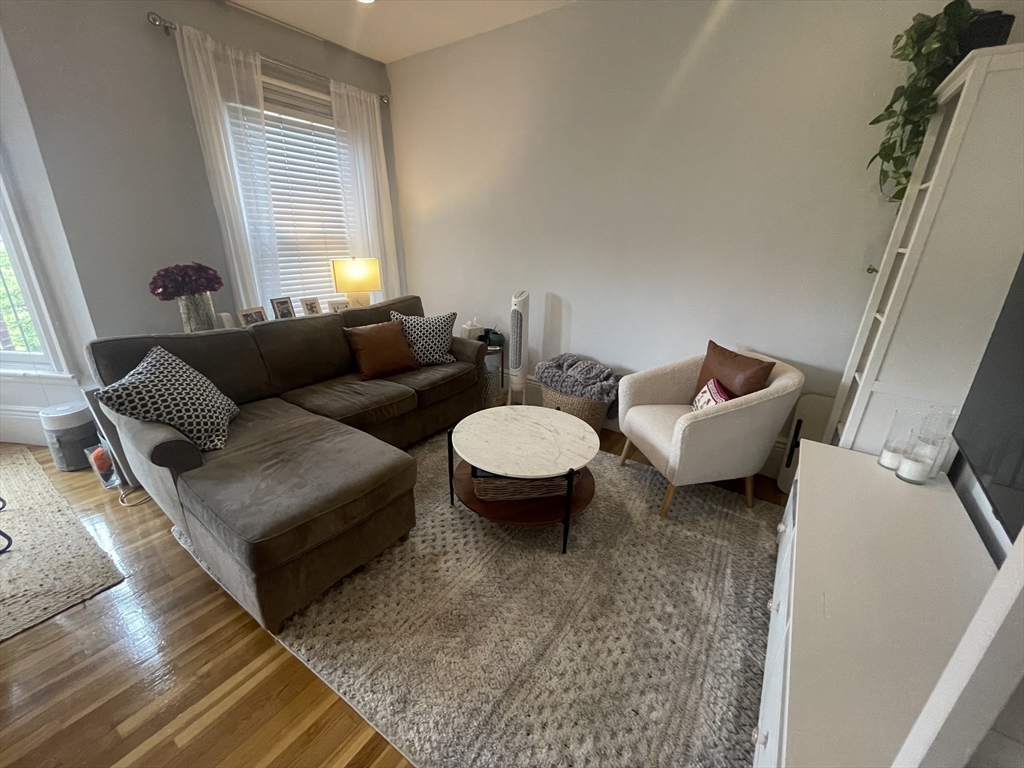 181 Warren Ave # 3