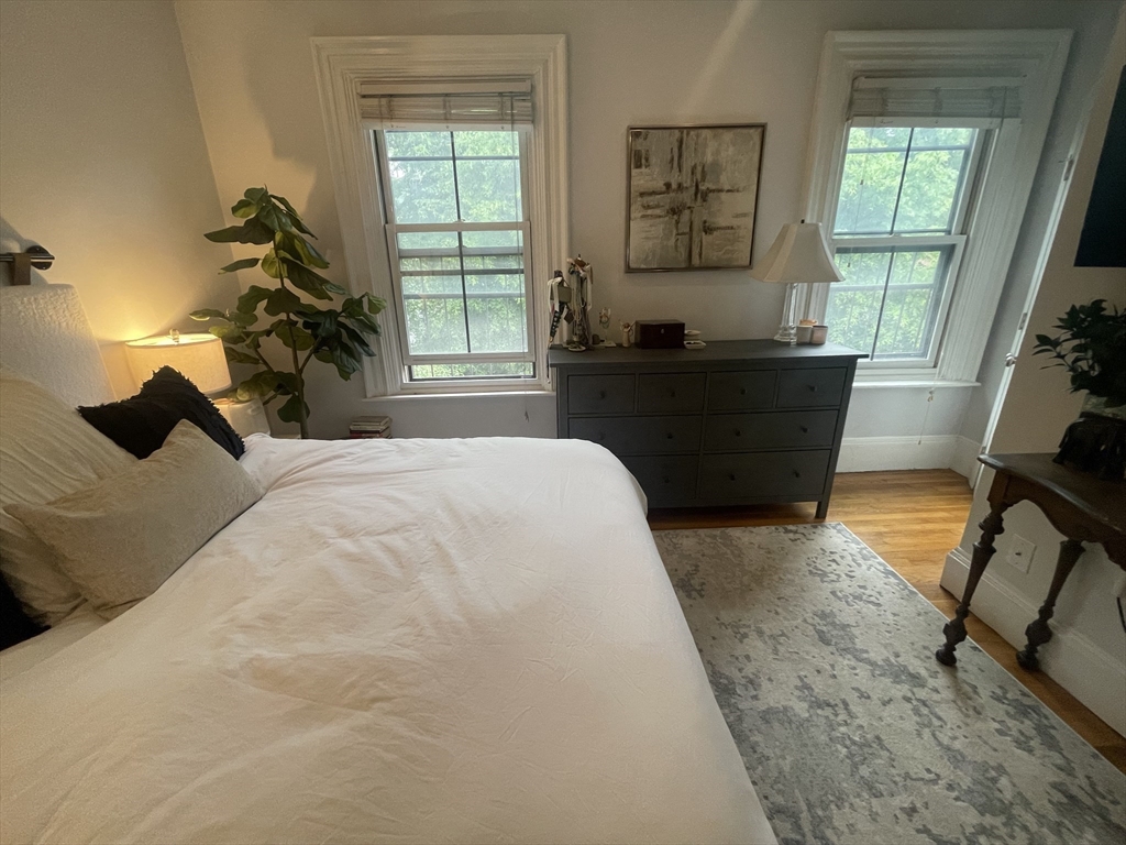 181 Warren Ave # 3