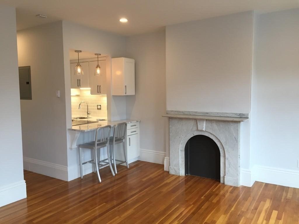 181 Warren Ave # 3