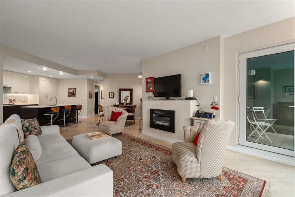 110 Broad St # 303