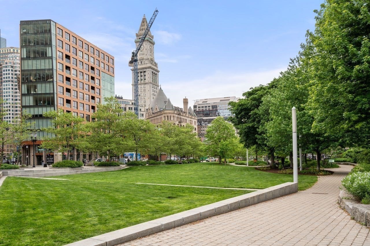 110 Broad St # 303