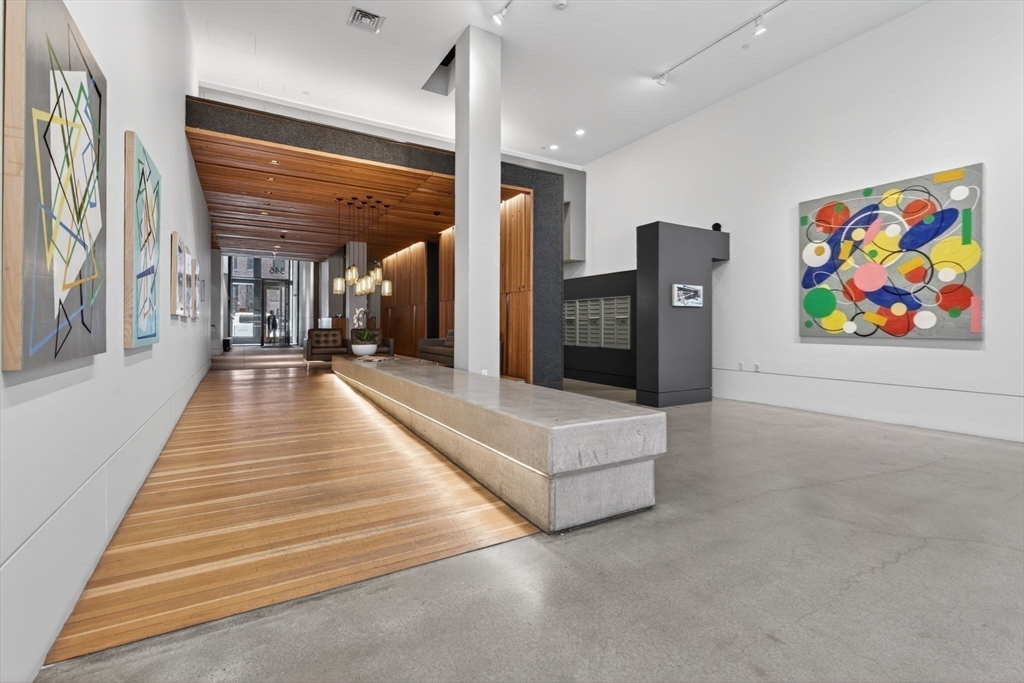 346 Congress St # 413