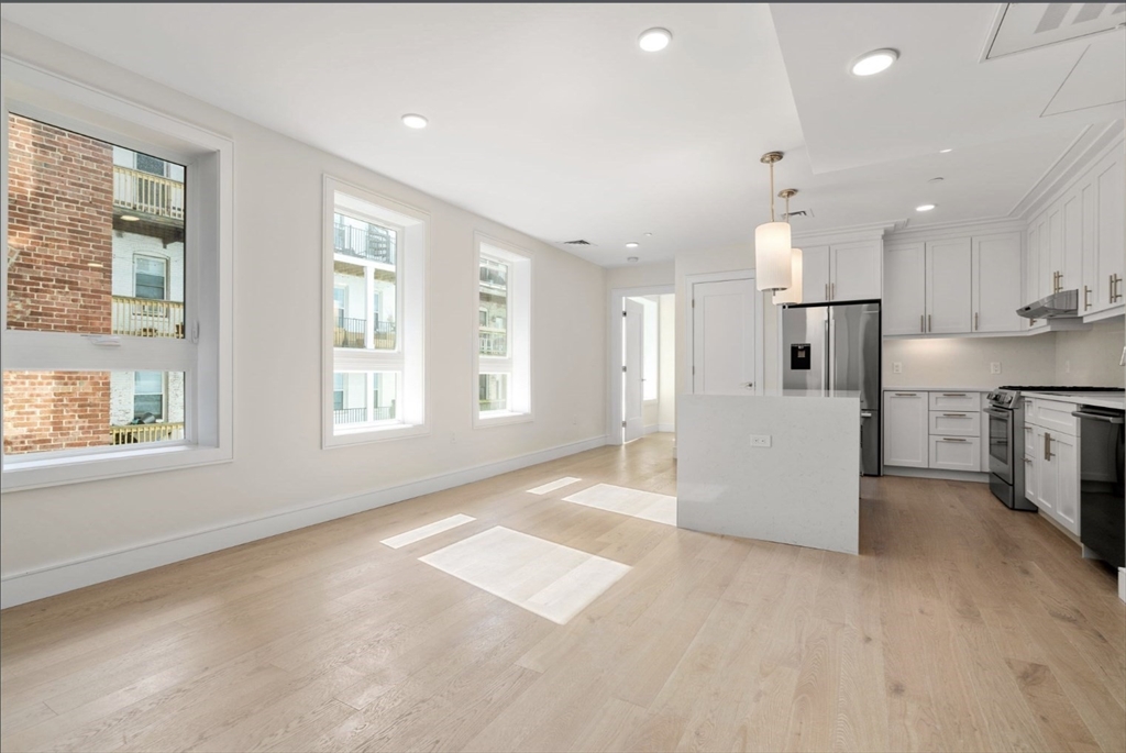 301 Border St. # 303