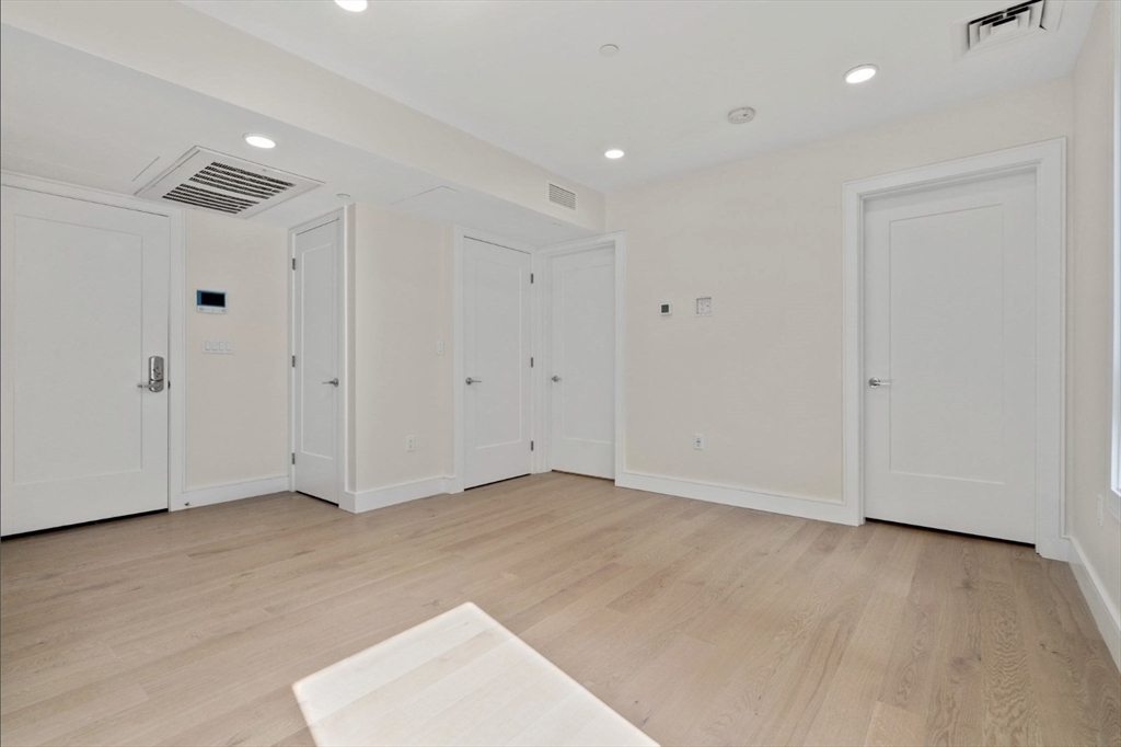 301 Border St. # 303