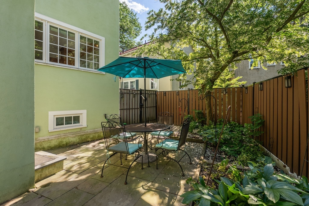 4 Gracewood Park