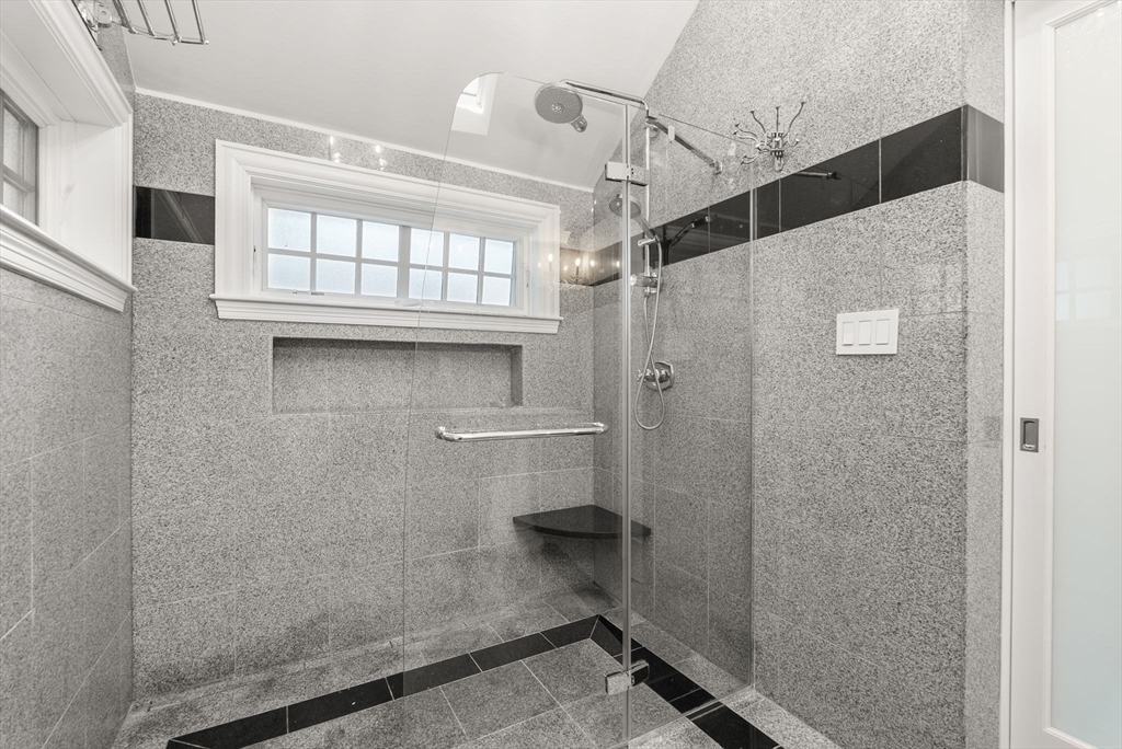 4 Gracewood Park