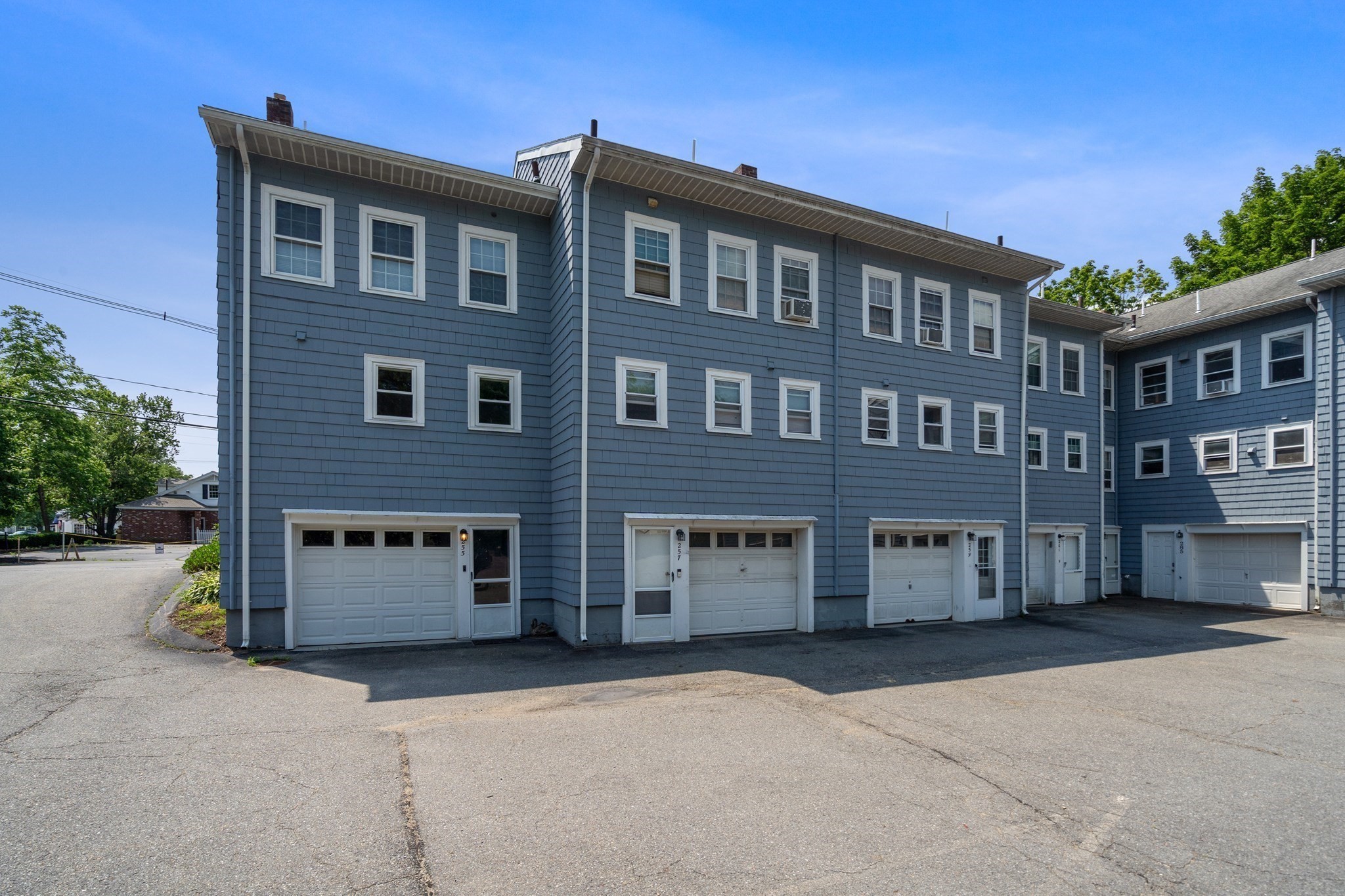 255 Arlington St # 12A