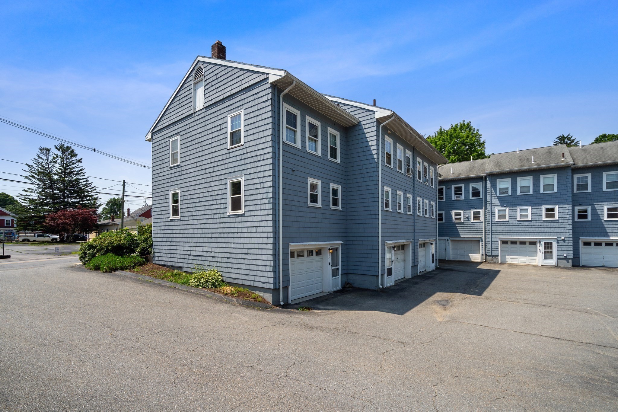 255 Arlington St # 12A