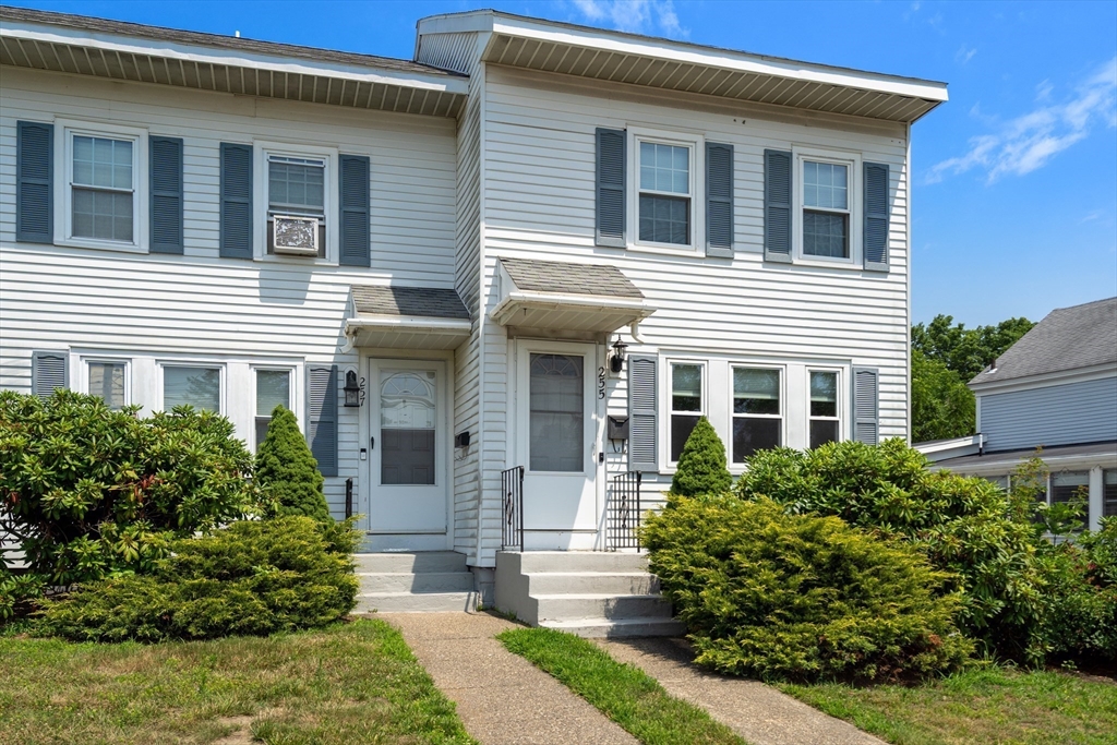 255 Arlington St # 12A