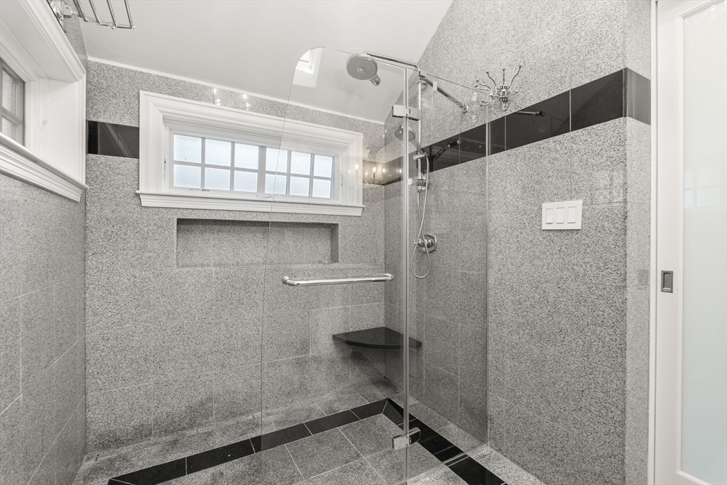4 Gracewood Park # 4