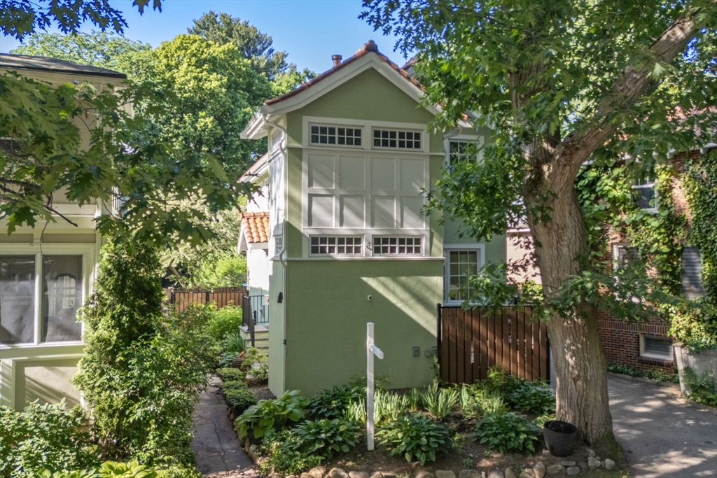 4 Gracewood Park # 4