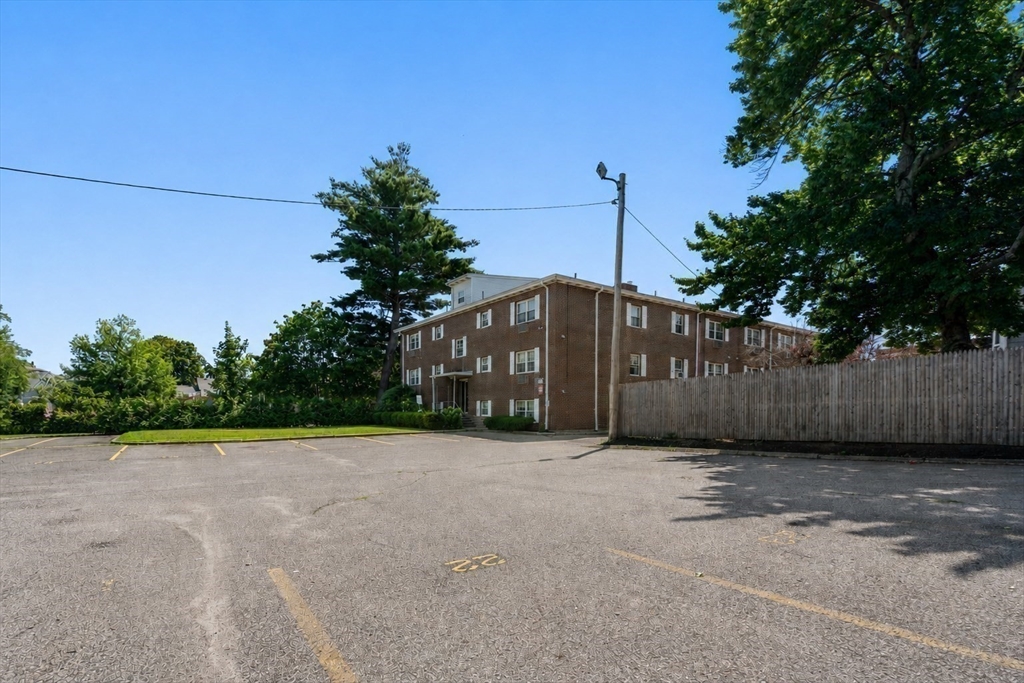 31 Pond St # 22