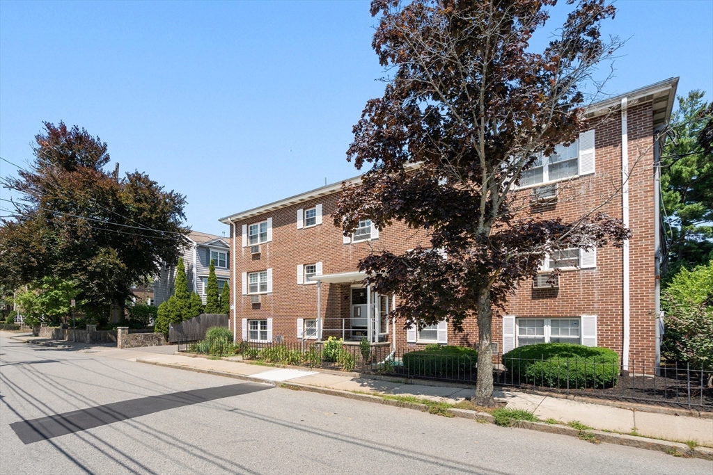 31 Pond St # 22