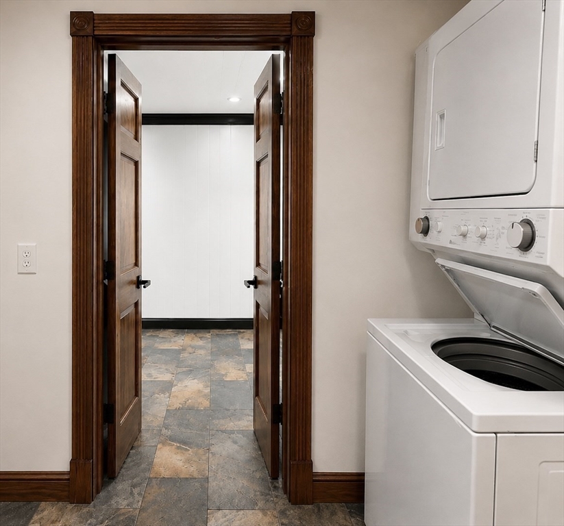 8 Locke St