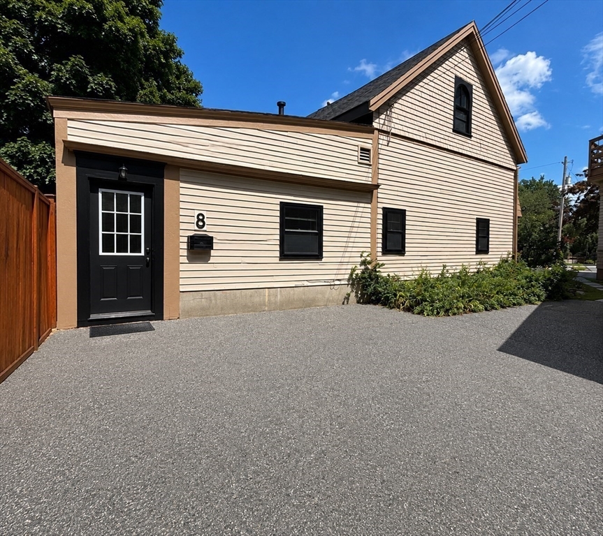 8 Locke St