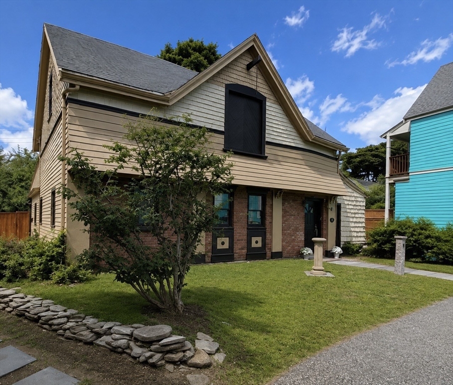 8 Locke St