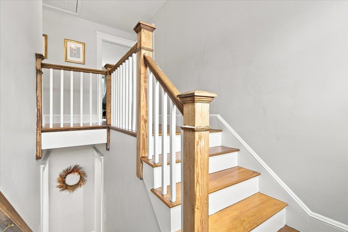 24 Nichols St