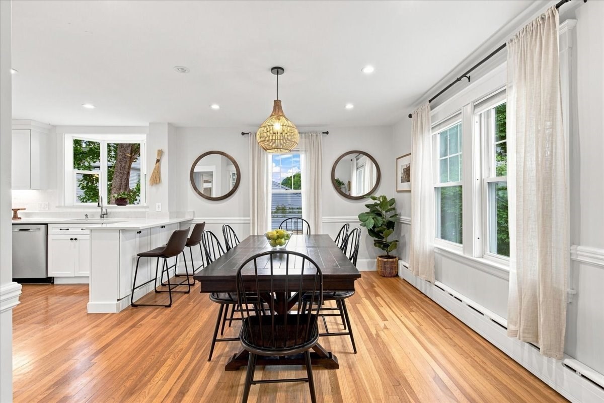 24 Nichols St