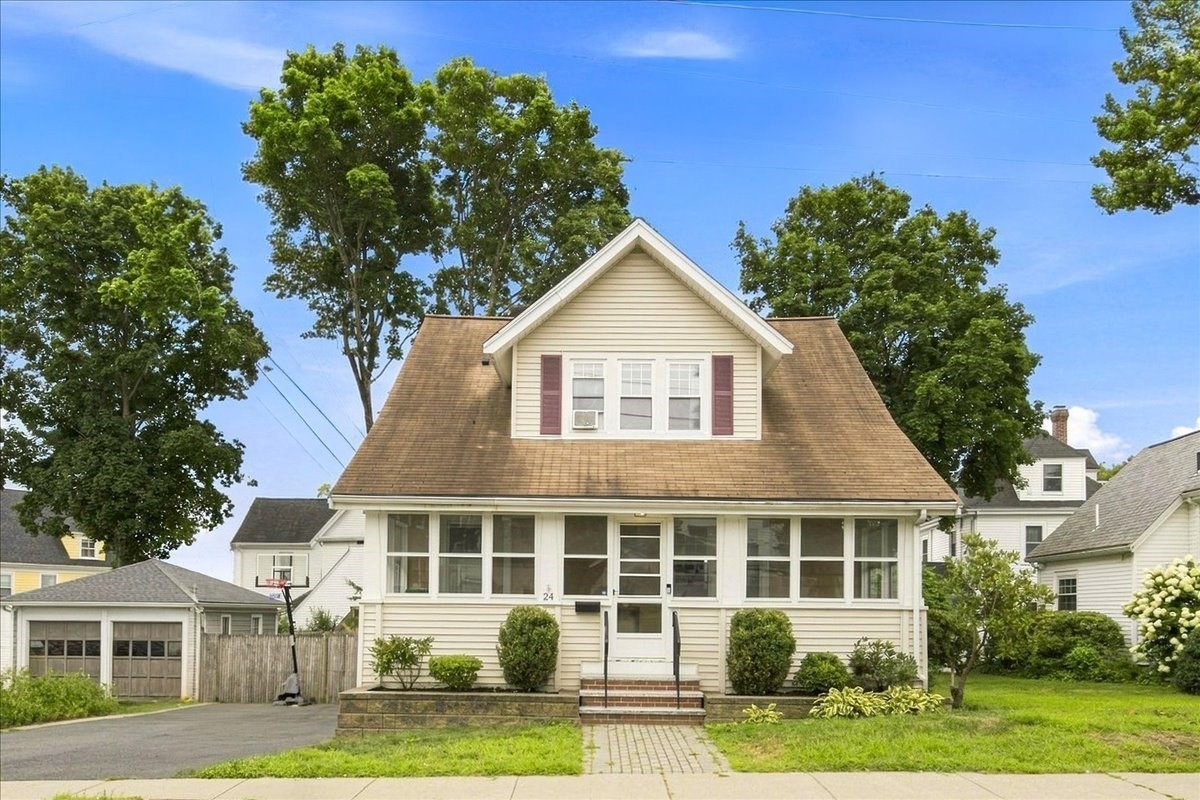 24 Nichols St