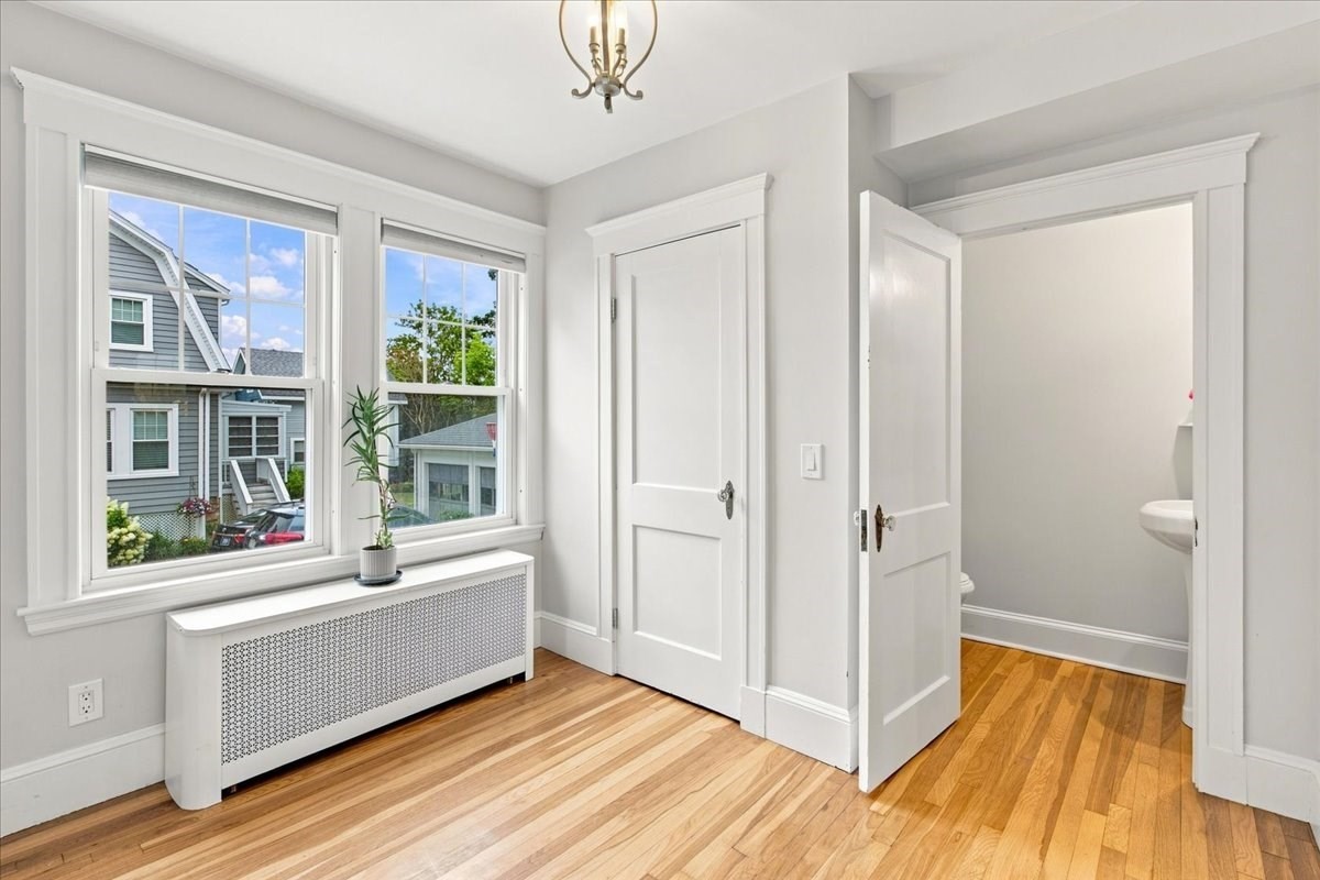24 Nichols St